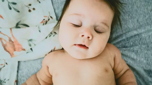 bébé endormi